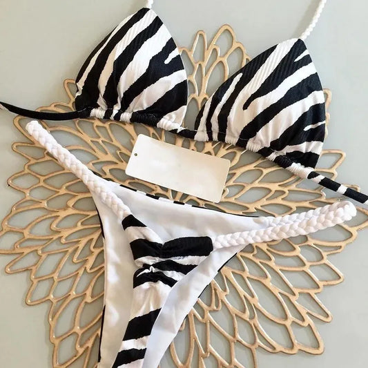 Elvi™ - Sexig bikinimodell