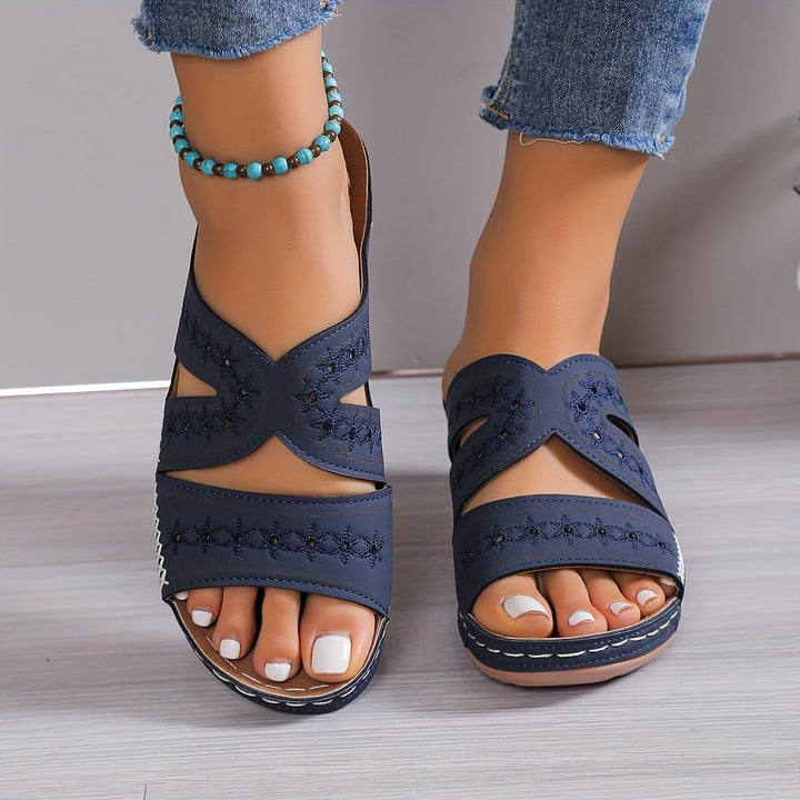 Kristel™ - Broderade sandaler