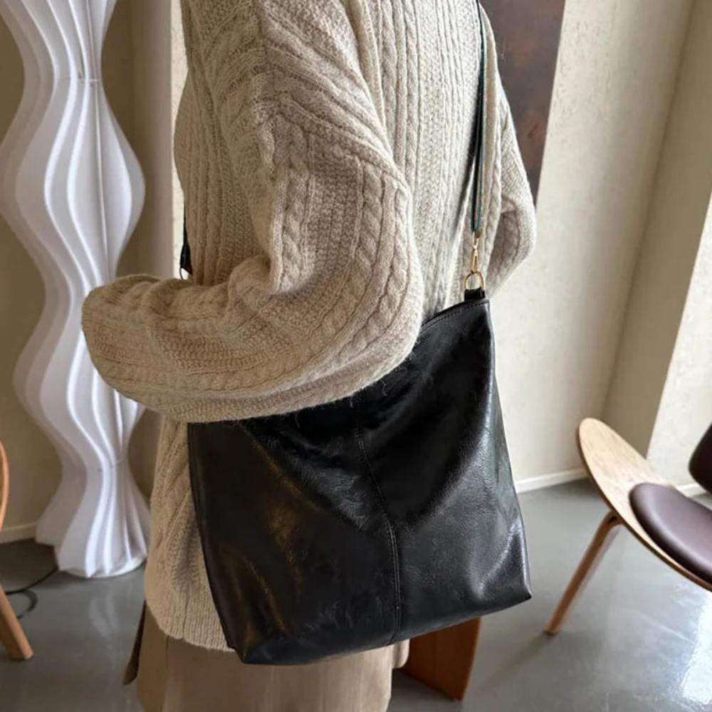 Annelie™ - Axelremsväska med vintagecharm